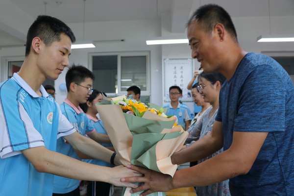 2c7cc677f0d242b6a66f94dd8644e8d1.jpg 4.JPG